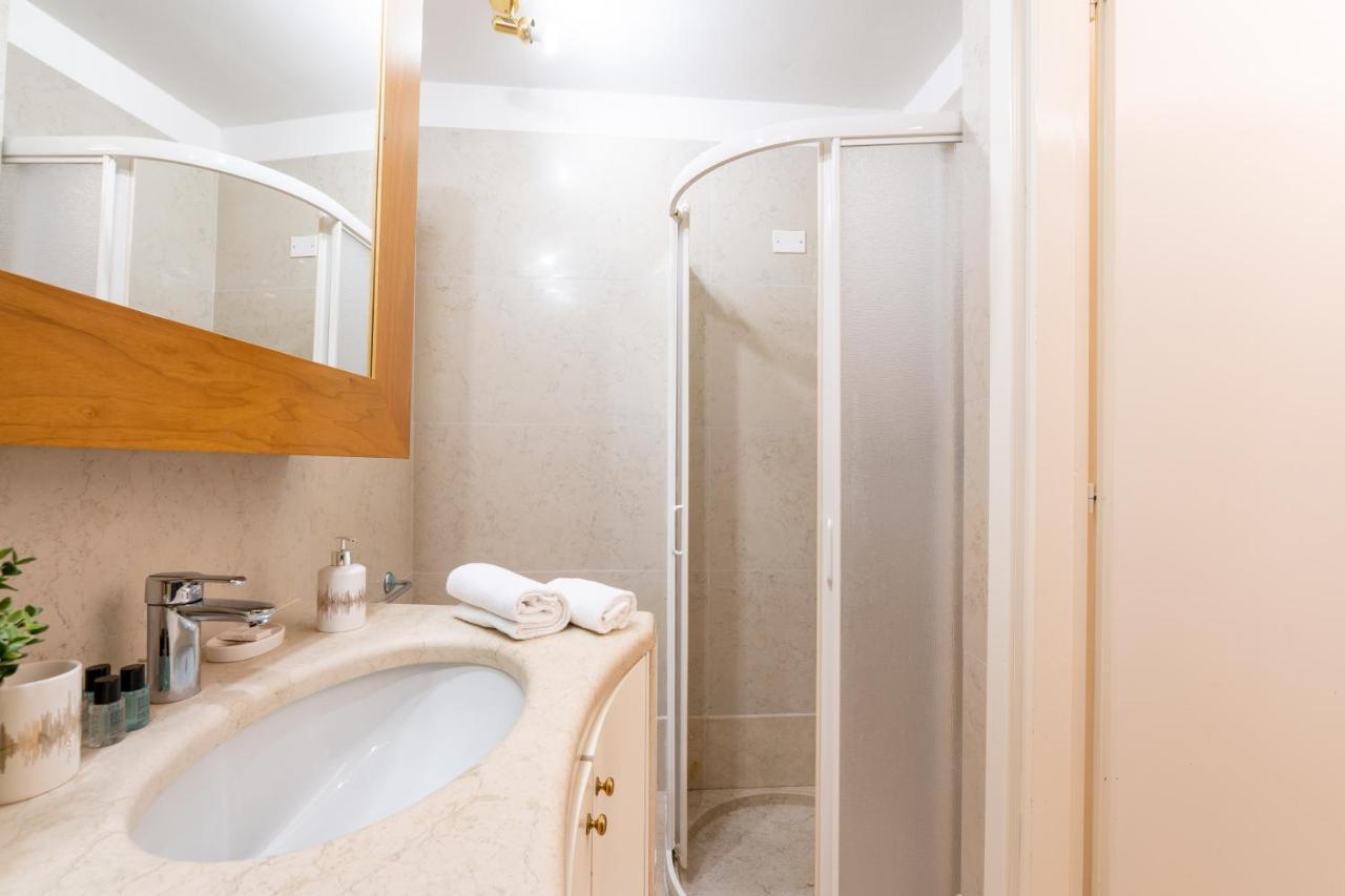 Corso Cavour Luxury Apartment เวโรนา ภายนอก รูปภาพ